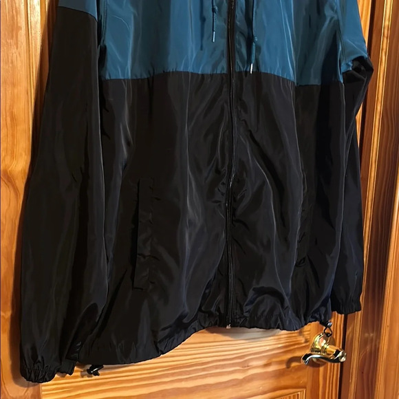 Teal and Black Men's Windbreaker Jacket with Hood - Picture 5 of 12